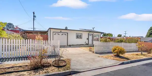 3122 Groom Dr