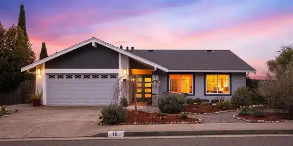 10 Clear Water Ct