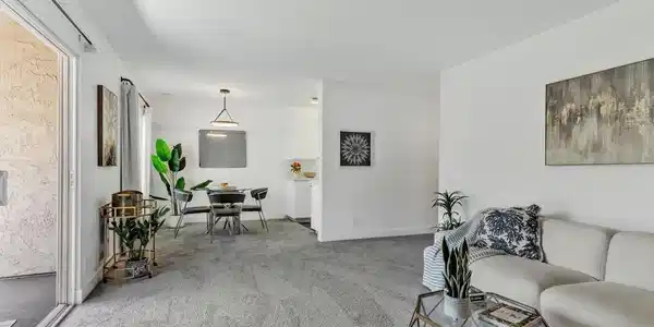 8515 Villa La Jolla Drive