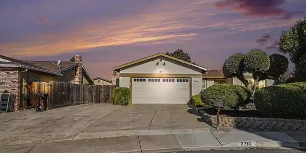 2216 Nido Court