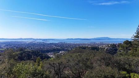6108 Skyline Blvd