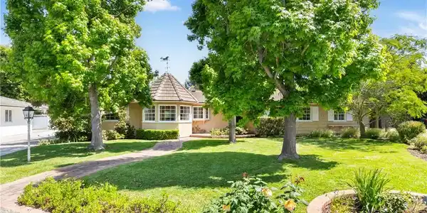 2401 Sierra Vista