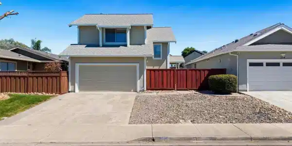 218 Almondtree Ln