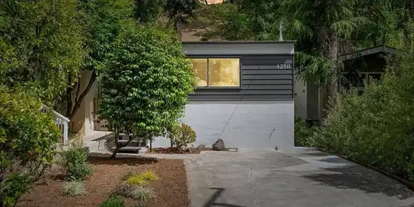 4258 Maple Ave
