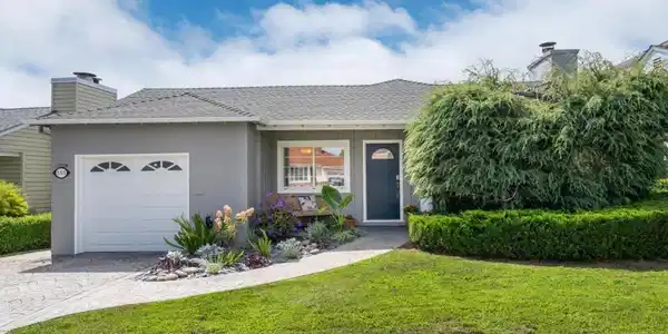 555 Acacia Avenue