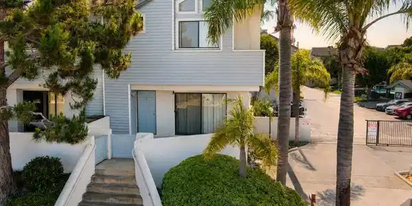 15111 Freeman Avenue
