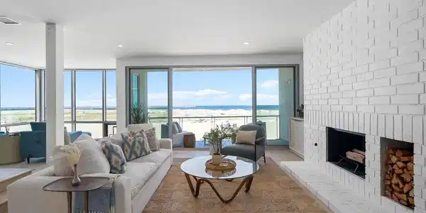 5205 Ocean Front Walk