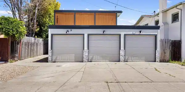 1037 Stannage Ave