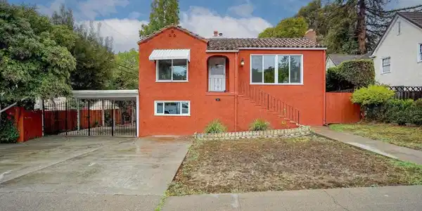121 Bella Vista Way