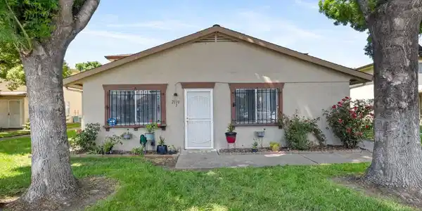 2110 Peppertree