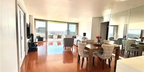 700 E Ocean Boulevard