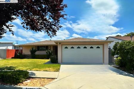 24728 Stone Ct