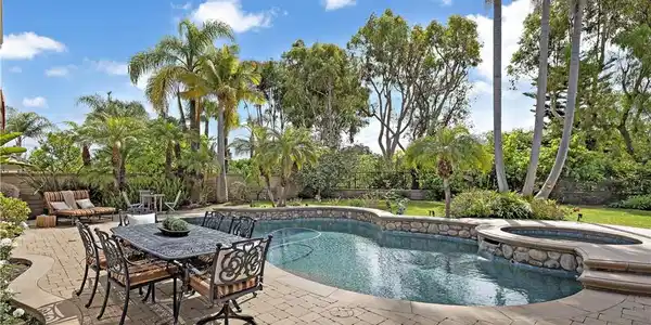 24646 Royale Ridge