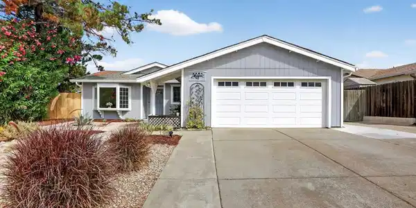 1279 Donald Dr