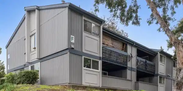 355 355 Parkview Ter