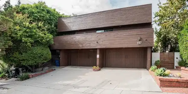 617 Strand