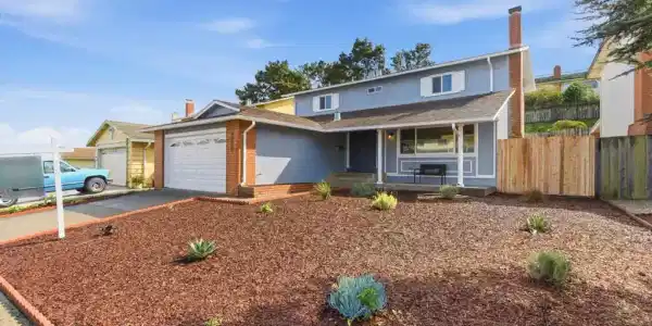 2225 Delvin Way
