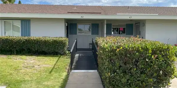 3755 Vista Campana N