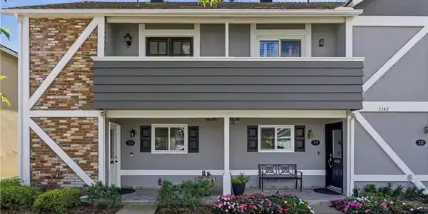 3342 Bradbury Road