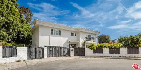 2744 S Bentley Avenue