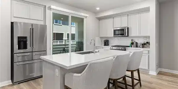 1472 W Sunrise Lane