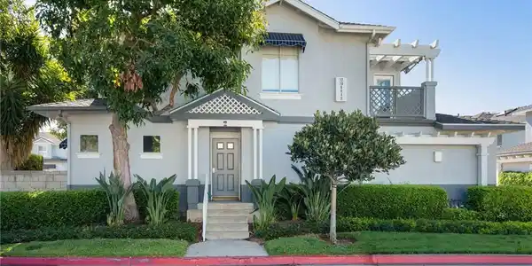 2 Carlsbad Lane
