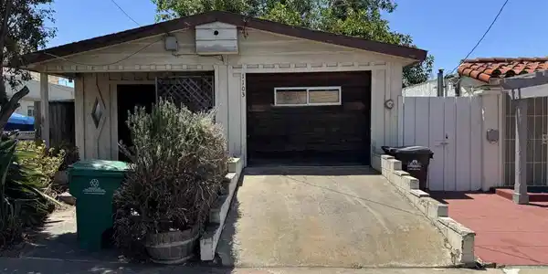 1103 Sutter