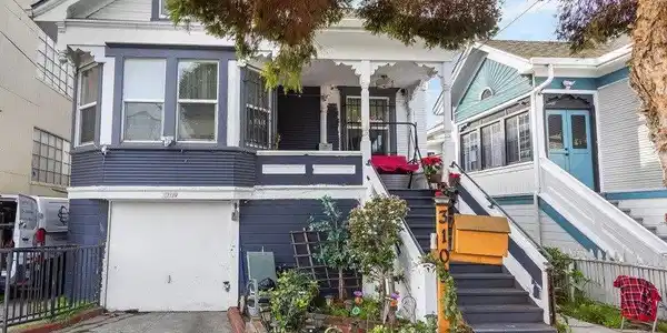 3109 Elmwood