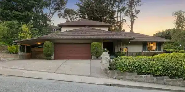 1376 Murchison Drive