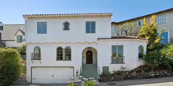 6080 Ocean View Drive