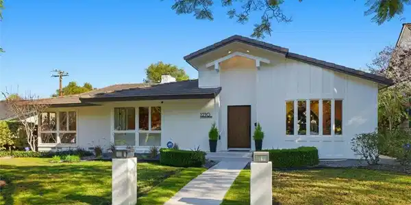 1210 Los Altos