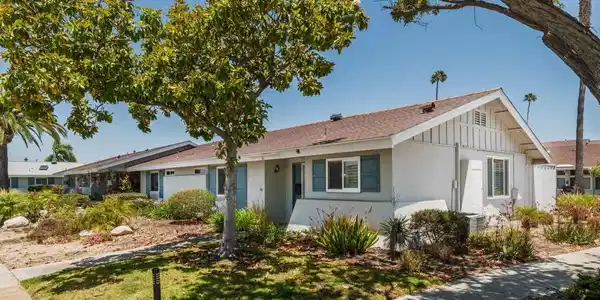 3685 Vista Campana N