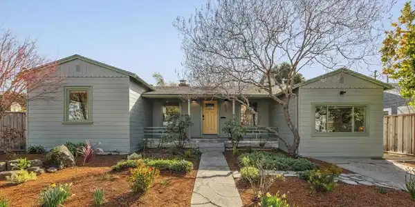 998 Virginia St