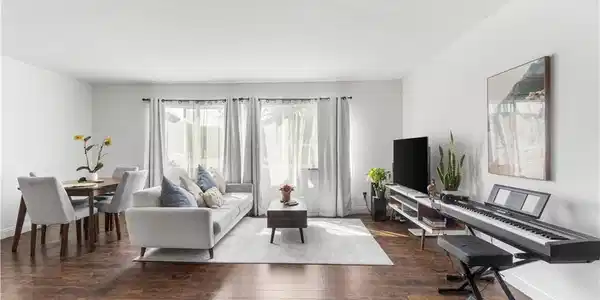 3045 E Theresa