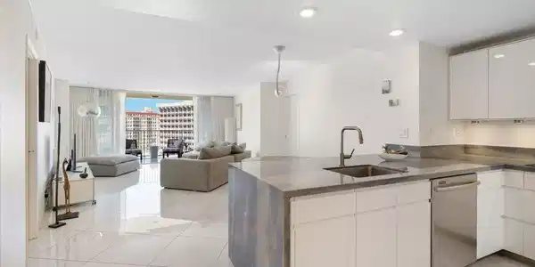 700 E Ocean Boulevard