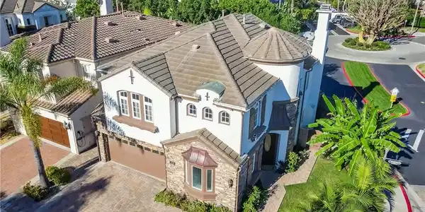 105 Kingfisher Court
