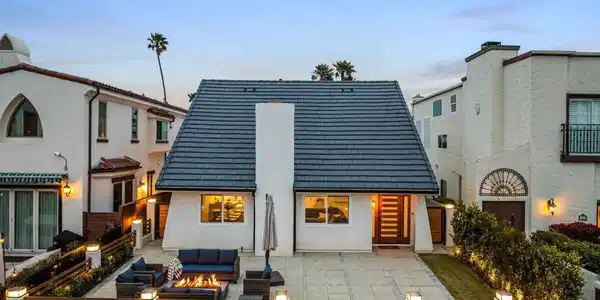 5113 Whitecap Street