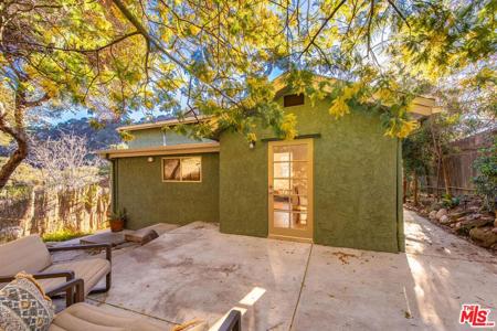 543 Fernwood Pacific Drive