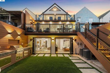 2975 Cesar Chavez St