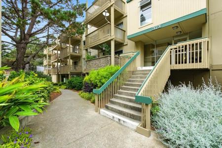373 Half Moon Lane