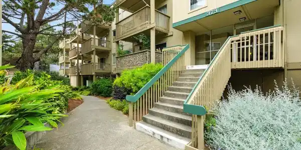 373 Half Moon Lane