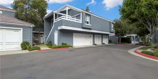 182 Westport