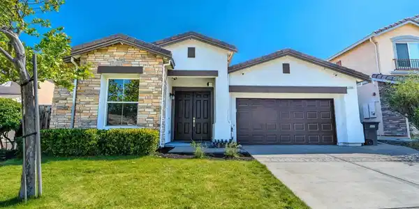 2586 Tampico Dr