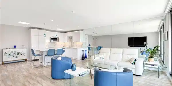 383 Bay Shore Ave.