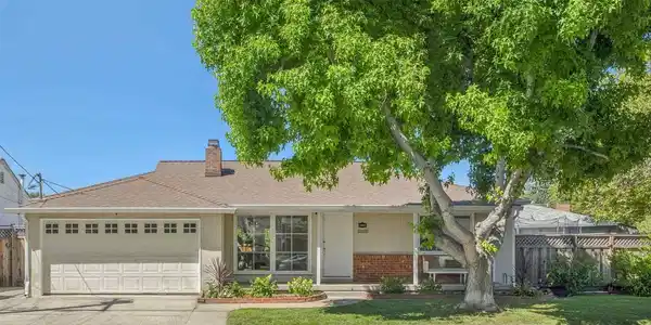 15915 Via Toledo