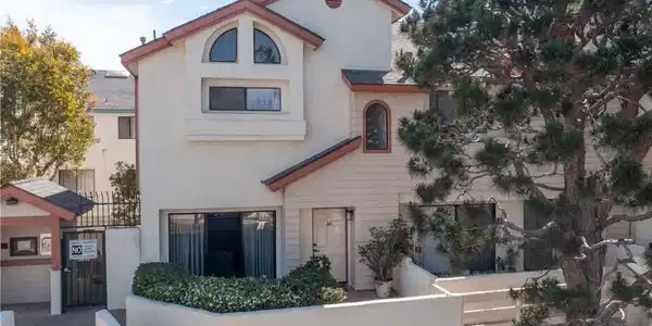 15111 Freeman Ave.