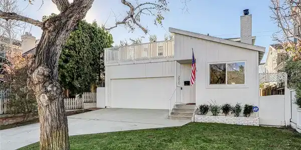 2921 N Poinsettia
