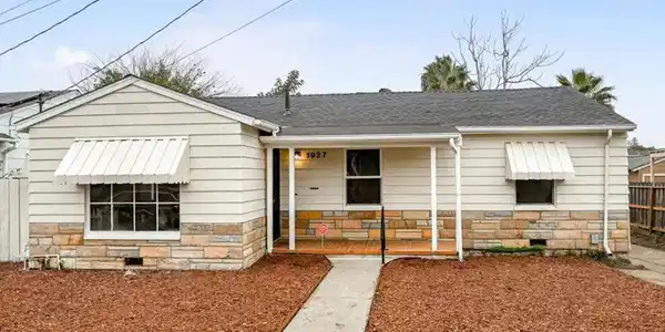 1927 Evergreen Avenue