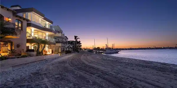 5517 E Ocean
