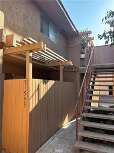 31595 Los Rios Street